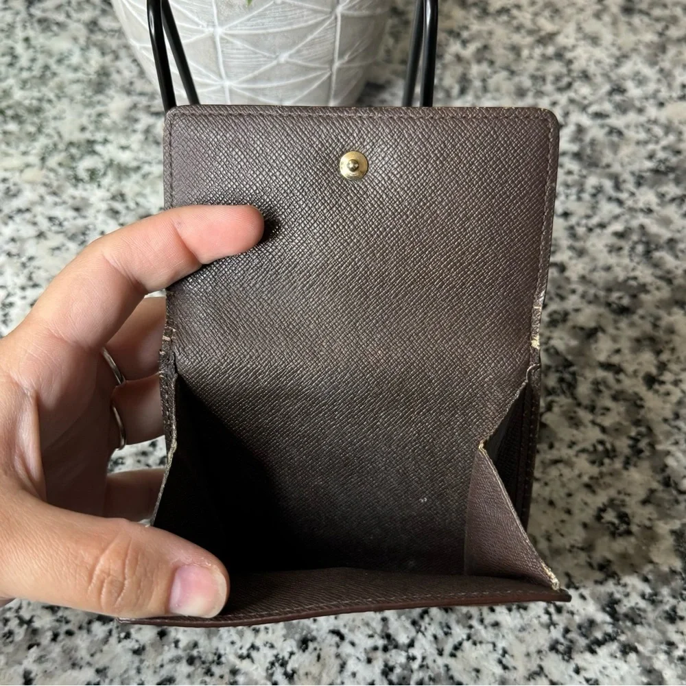 Louis Vuitton | Damier Portefeiulle Elise Bi Fold Compact Wallet SP0020